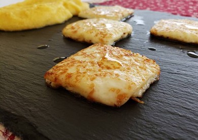 Formaggio di Asiago fuso e polenta alla Malga Rifugio Ronchetto